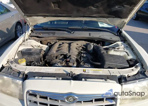 2008 Chrysler 300 Touring z USA, uszkodzony, nr VIN 2C3KA53G08H187795